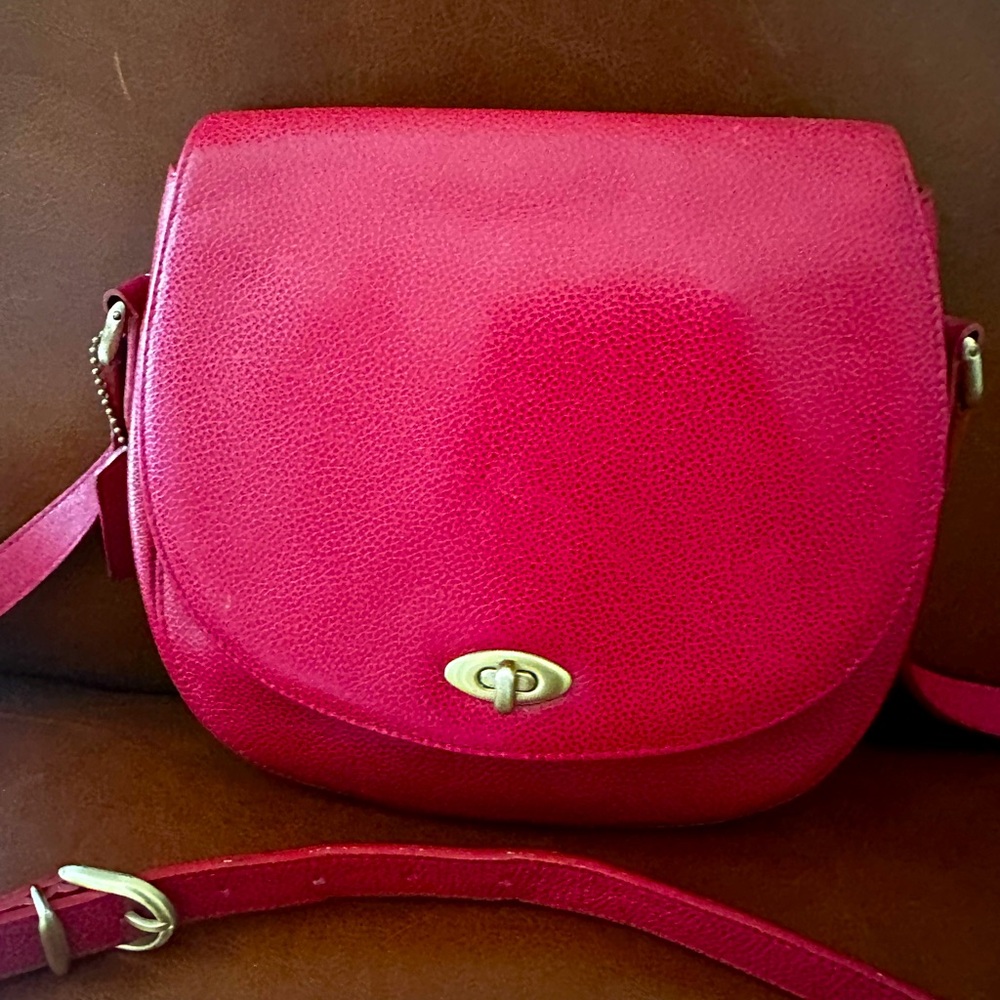 Vintage 90s Coach Carlyle Red Pebbled Leather Turn Lock Handbag